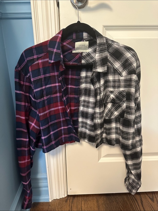 Urban Outfitters Tops - Urban Outfitters Two-Tone Plaid Cropped Flannel - Black & Burgundy